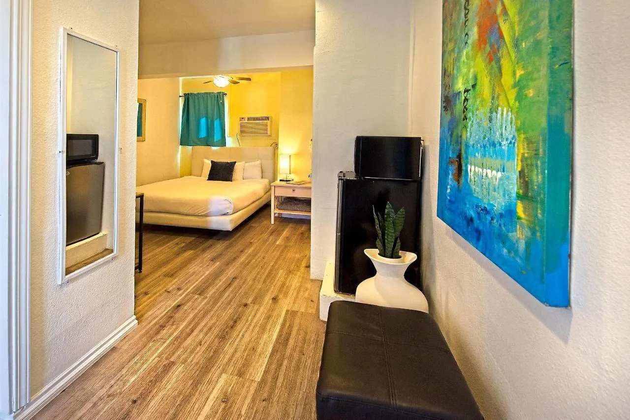 Inn At Palm Springs 3*,