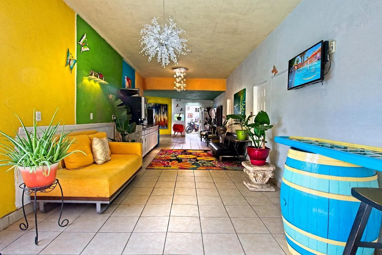 Inn At Palm Springs 3*,