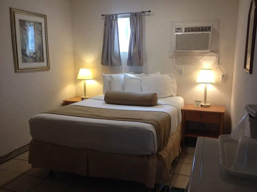 Inn At Palm Springs 3*,