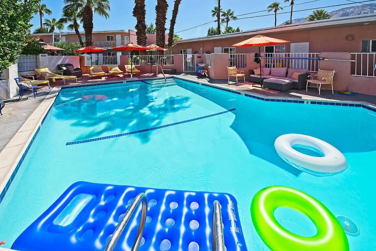 Inn At Palm Springs 3*,